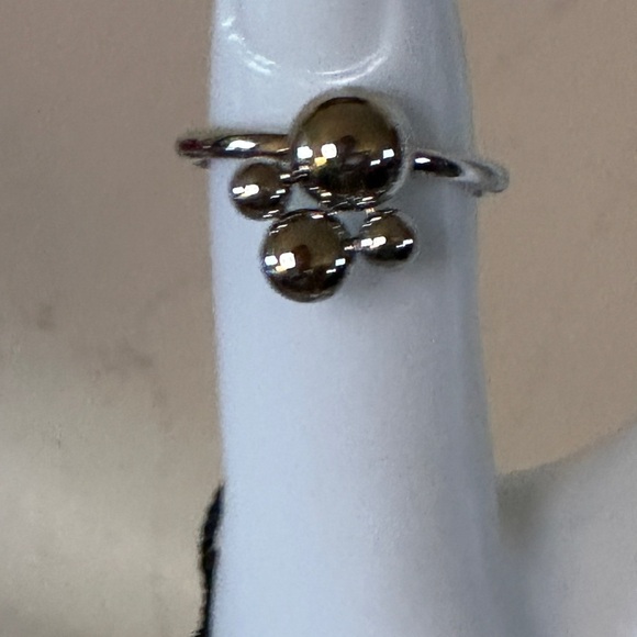 NIB/NWT - Calvin Klein Fidget Ring. Size 6 - Picture 1 of 6